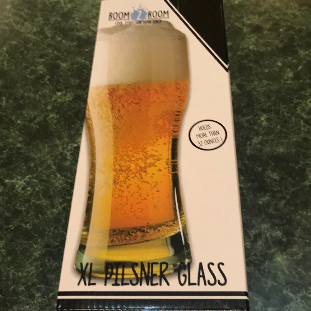 XL Pilsner Glass!!  NIB!